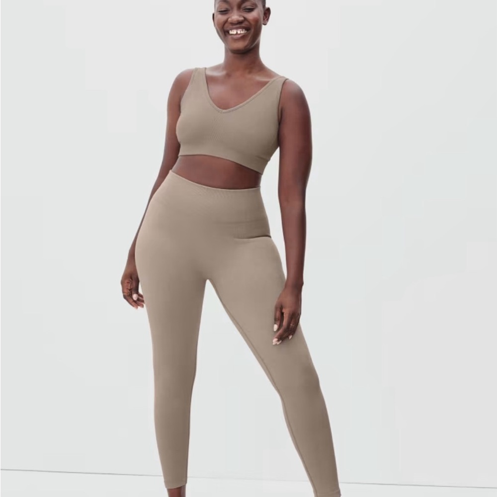 NWT Everlane The Seamless Legging